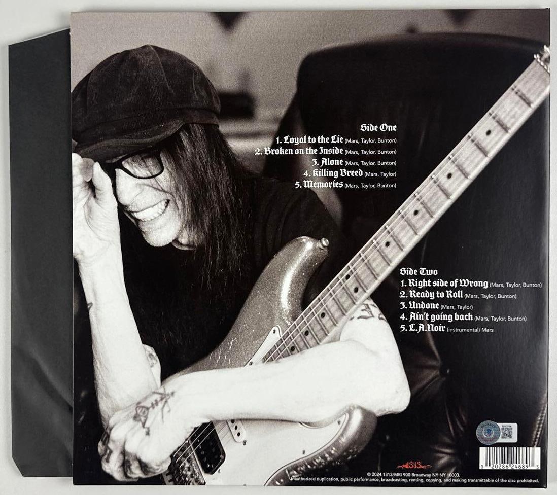 Motley Crue: Mick Mars Signed "The Other Side of Mick Mars" Album (Beckett) - 2
