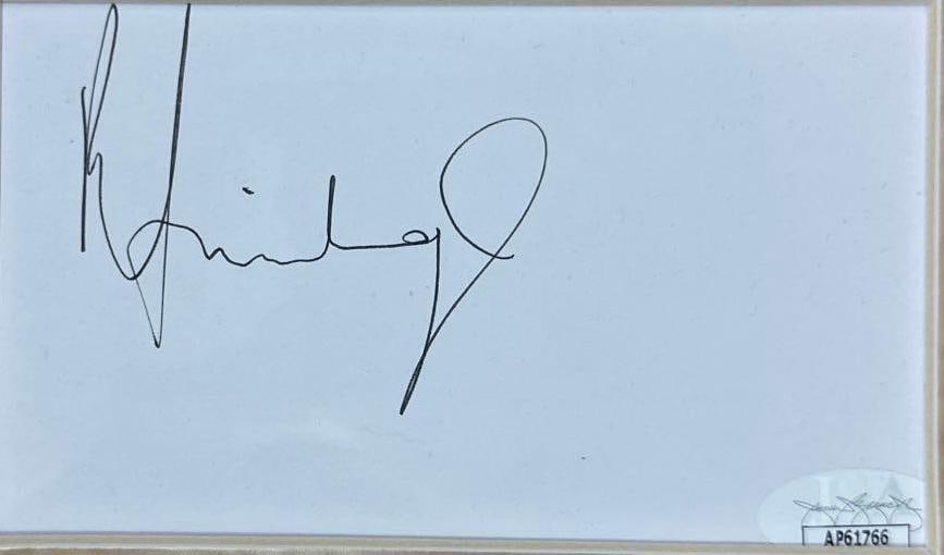 [Lord of the Rings] The Hobbit Cast Signatures in Massive Middle-Earth Display (12 Sigs) (JSA) - 13