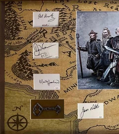 [Lord of the Rings] The Hobbit Cast Signatures in Massive Middle-Earth Display (12 Sigs) (JSA) - 3