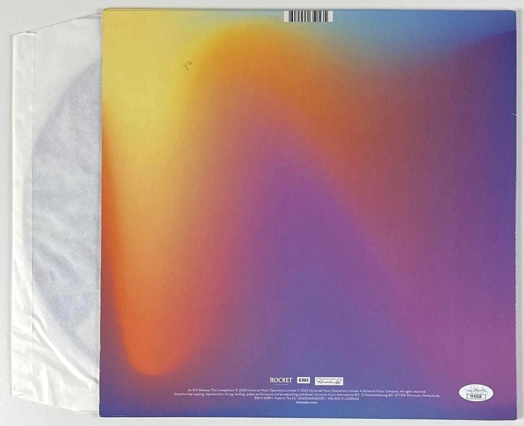 Elton John Signed "Diamonds" Album (JSA Authentication) - 2