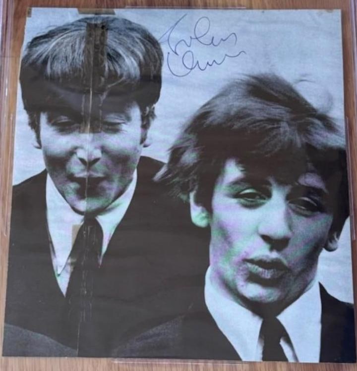 The Beatles: John Lennon Signed 7.5" x 8.5" Photo (Beckett Encapsualted) - 2