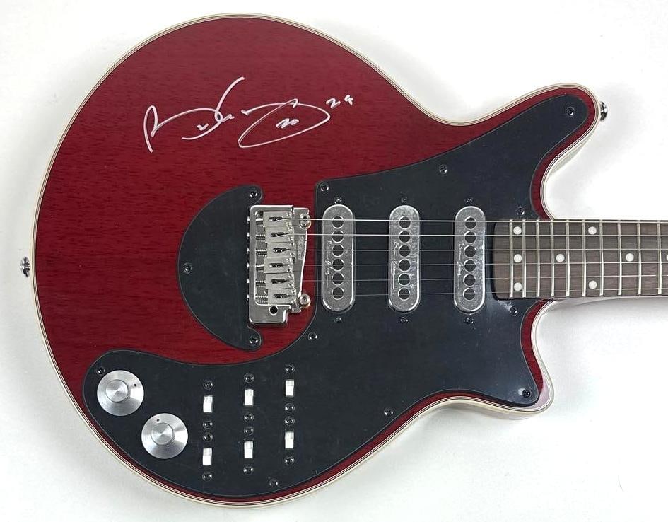 Queen: Brian May Signed Special "Brian May Edition" Electric Guitar (Beckett Authentication) (1 of 4)