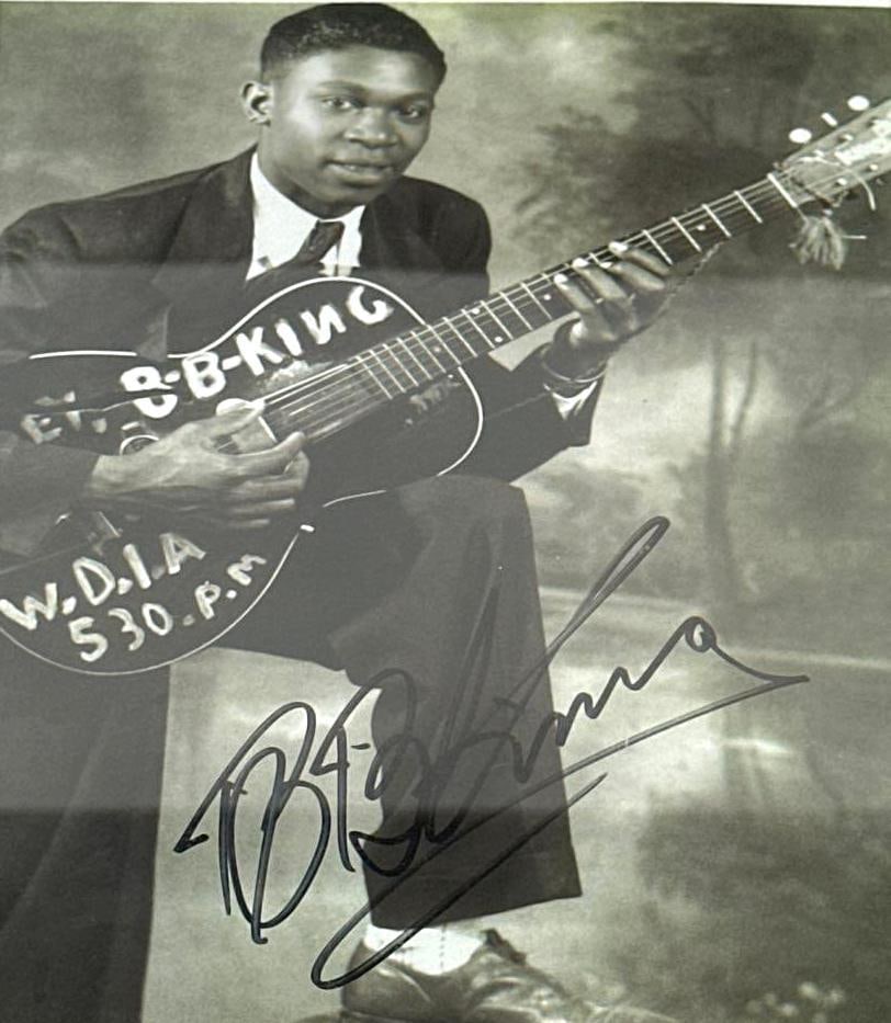 B.B. King Signed 10" x 8" Photo Framed Display (ACOA Authentication) - 3