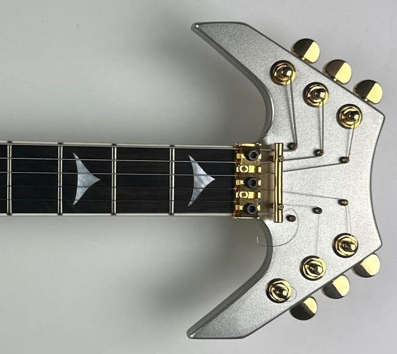 Star Trek Multi-Cast Signed Roman Triax Klingon-Ship Inspired Guitar (10 Sigs) (Third Party) - 3