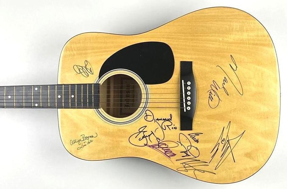 Diamond Rio Group Signed Acoustic Guitar (Third Party Guaranteed) - 2