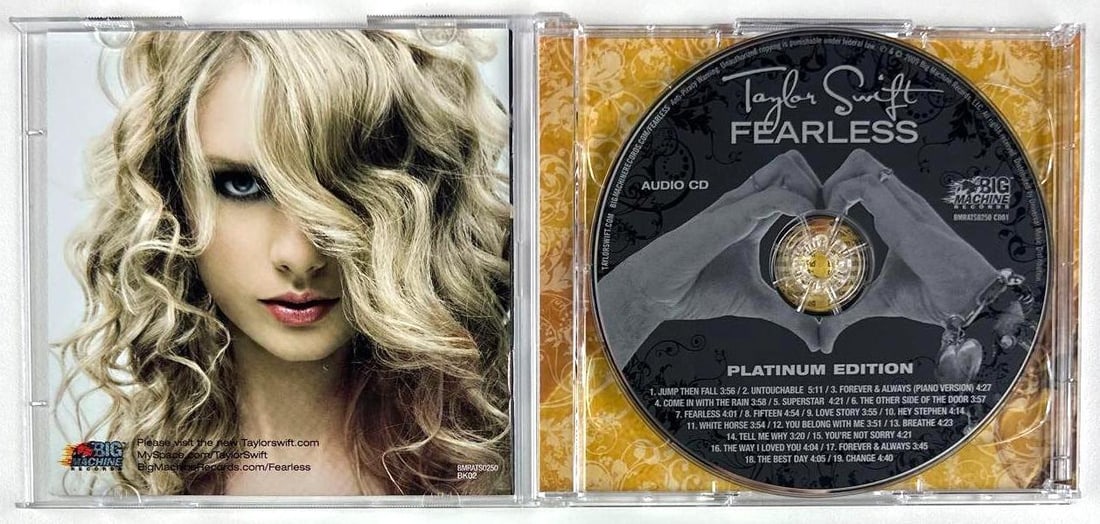 Taylor Swift Signed "Fearless" Platinum Edition CD (Third Party Guaranteed) - 2