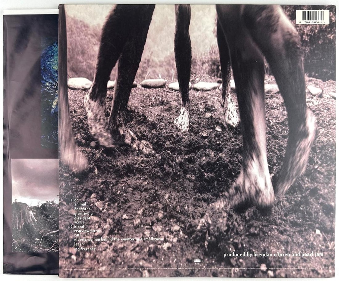 Pearl Jam Fully Group Signed "Vs." Album (5 Sigs) (JSA Authentication) - 7