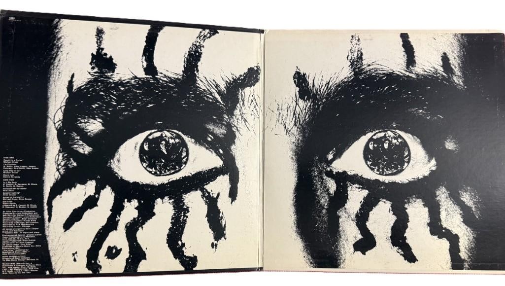 Alice Cooper Signed "Love it to Death" Album (Beckett Authentication) - 3