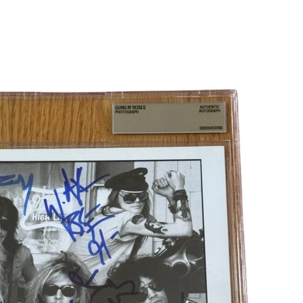 Guns N' Roses Fully Group Signed 8" x 10" Promo Photo (5 Sigs) (Beckett Encapsulated) - 3