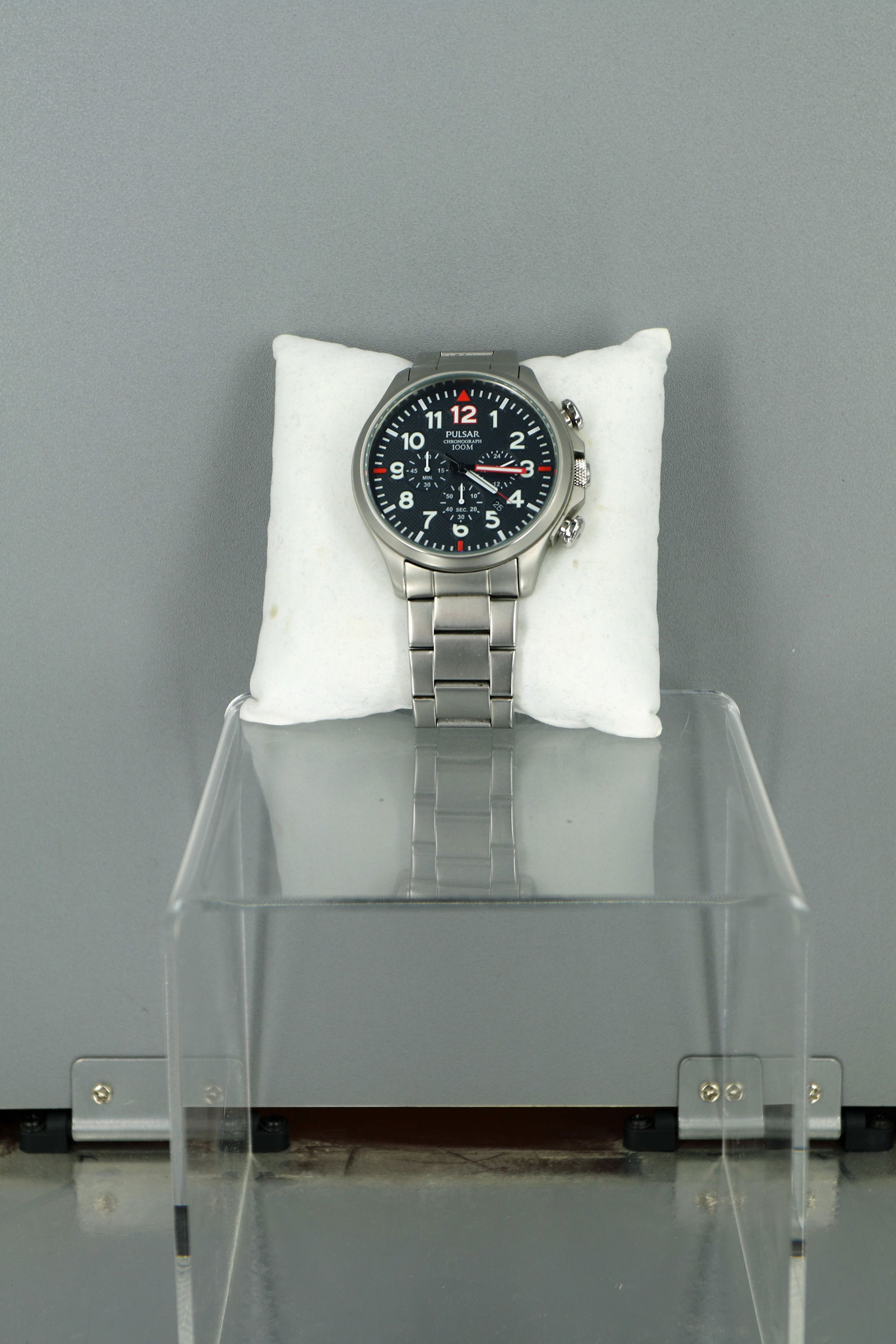 Pulsar horloge: Pulsar horloge Quartz chronograph met roestvrijstalen band. A Div