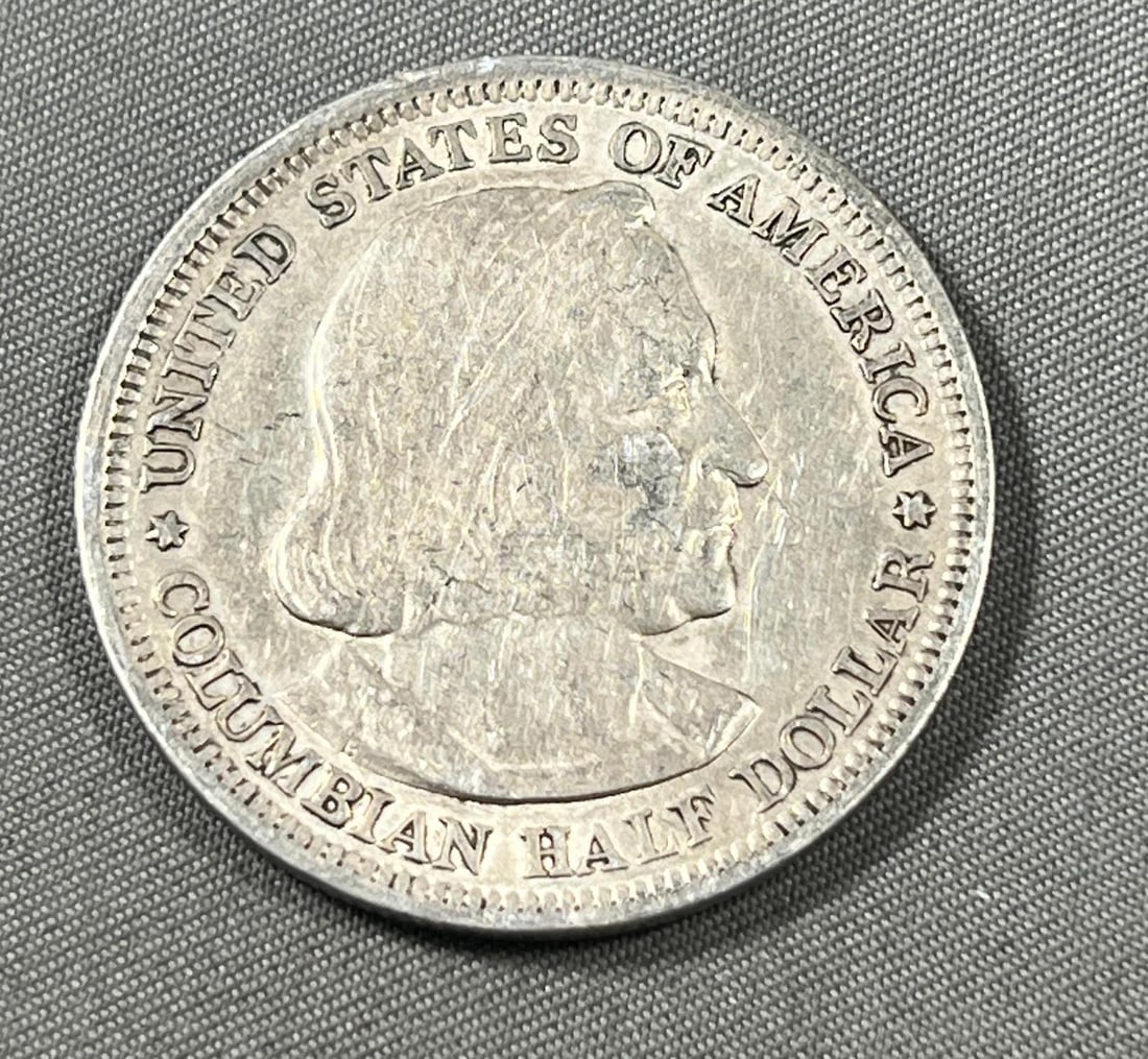 1893 Commemorative Columbian Half Dollar coin (1 of 2)
