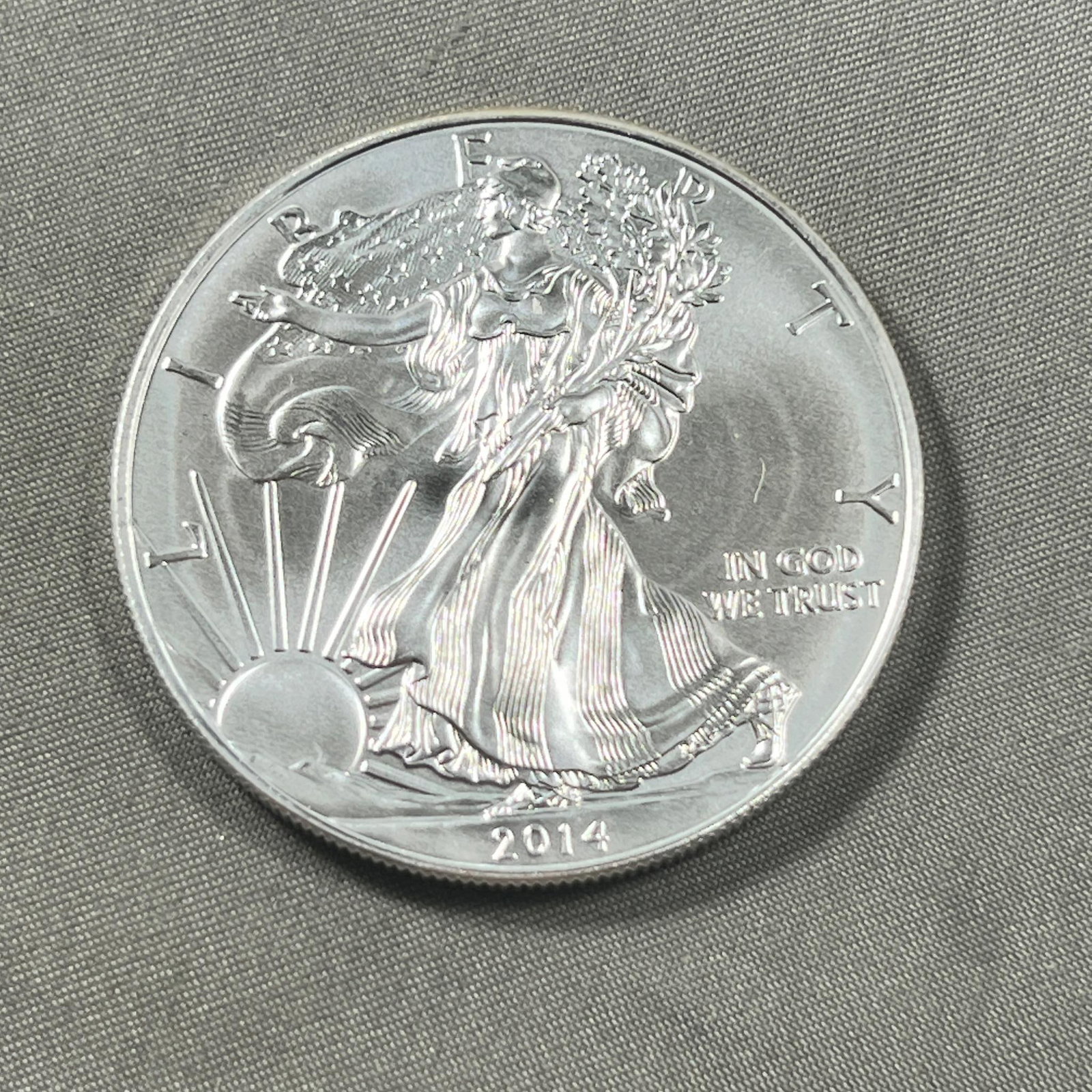 2014 US Silver Eagle, .999 fine silver, UNC (1 of 2)