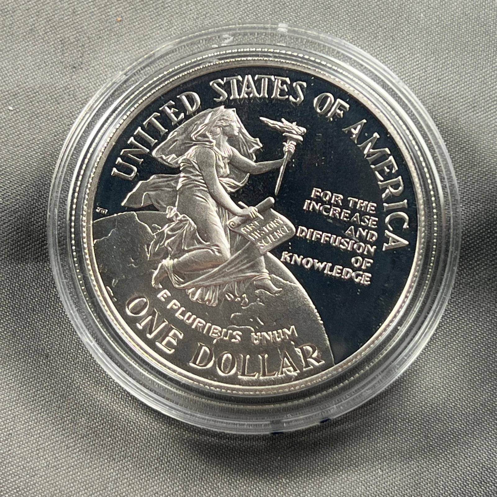 1996-P Smithsonian Commemorative US Dollar coin, 90% Silver (1 of 2)