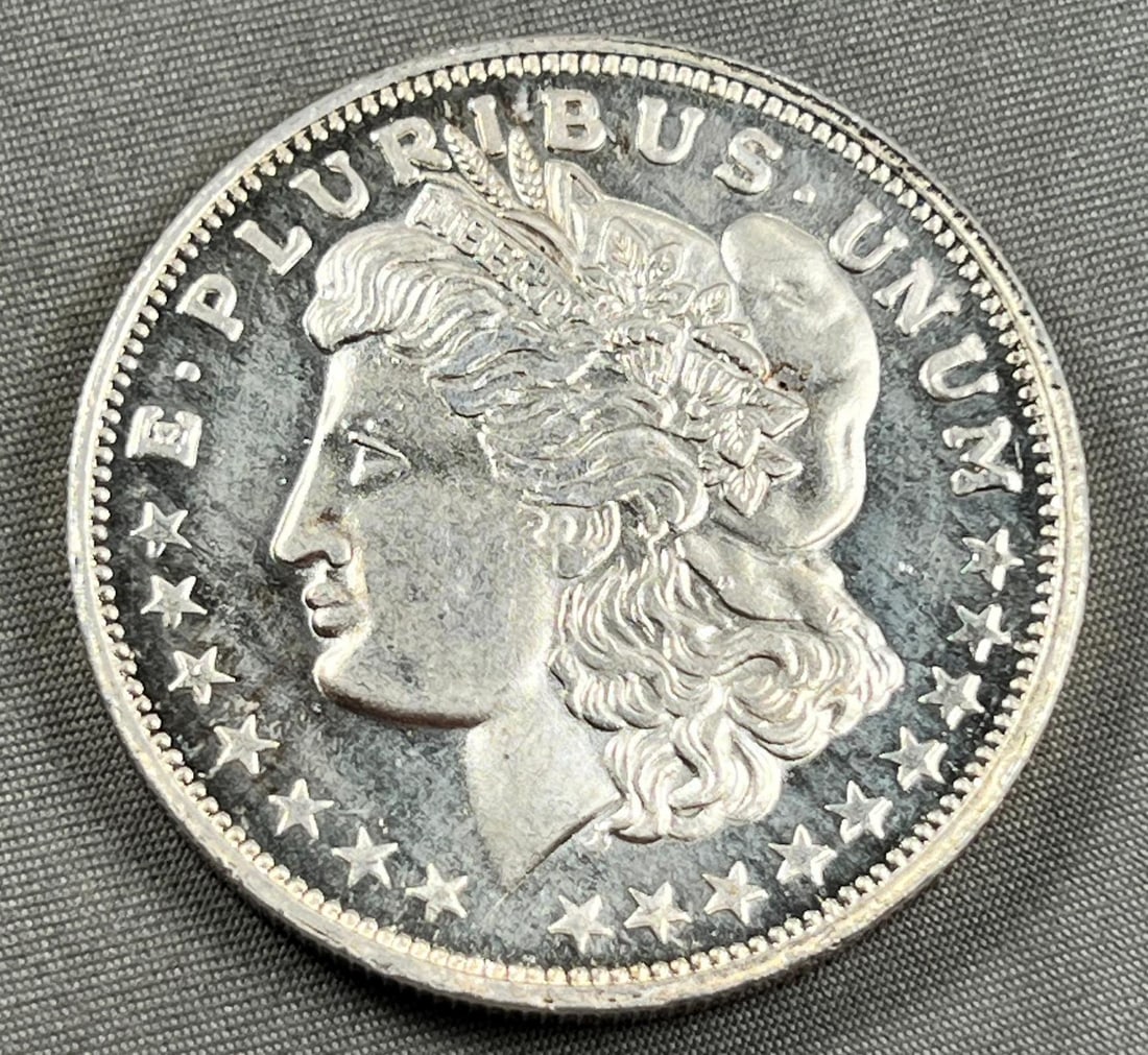 One Troy Ounce .999 Silver Round, trade unit (1 of 2)