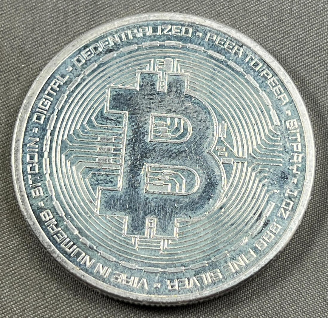 One Troy Ounce .999 Silver Round, Bitcoin theme (1 of 2)