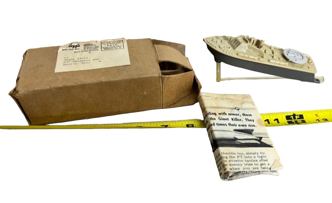 1950's Kelloggs Cereal Mail in boat toy w/ original mailing box (1 of 10)