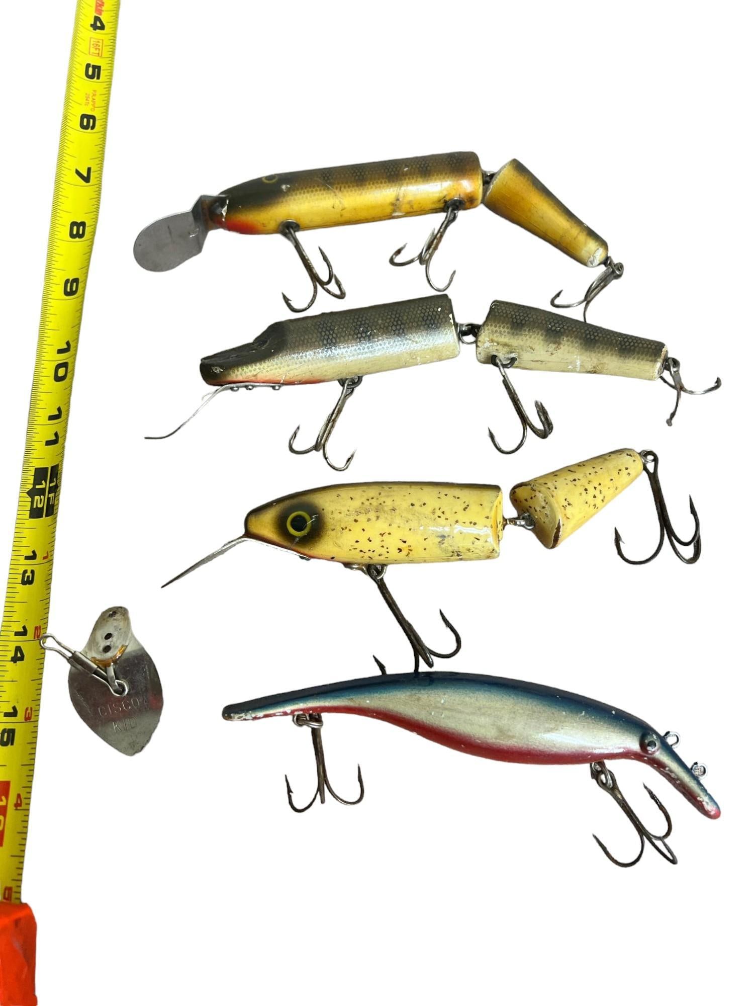 4 large wooden jointed lures (1 of 9)