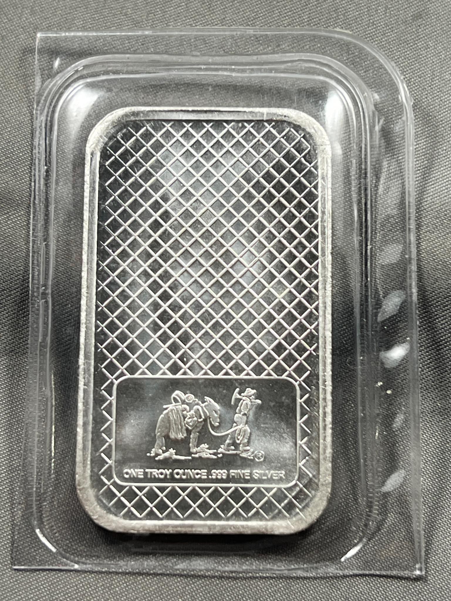 One Troy Ounce .999 Silver Bar (1 of 2)