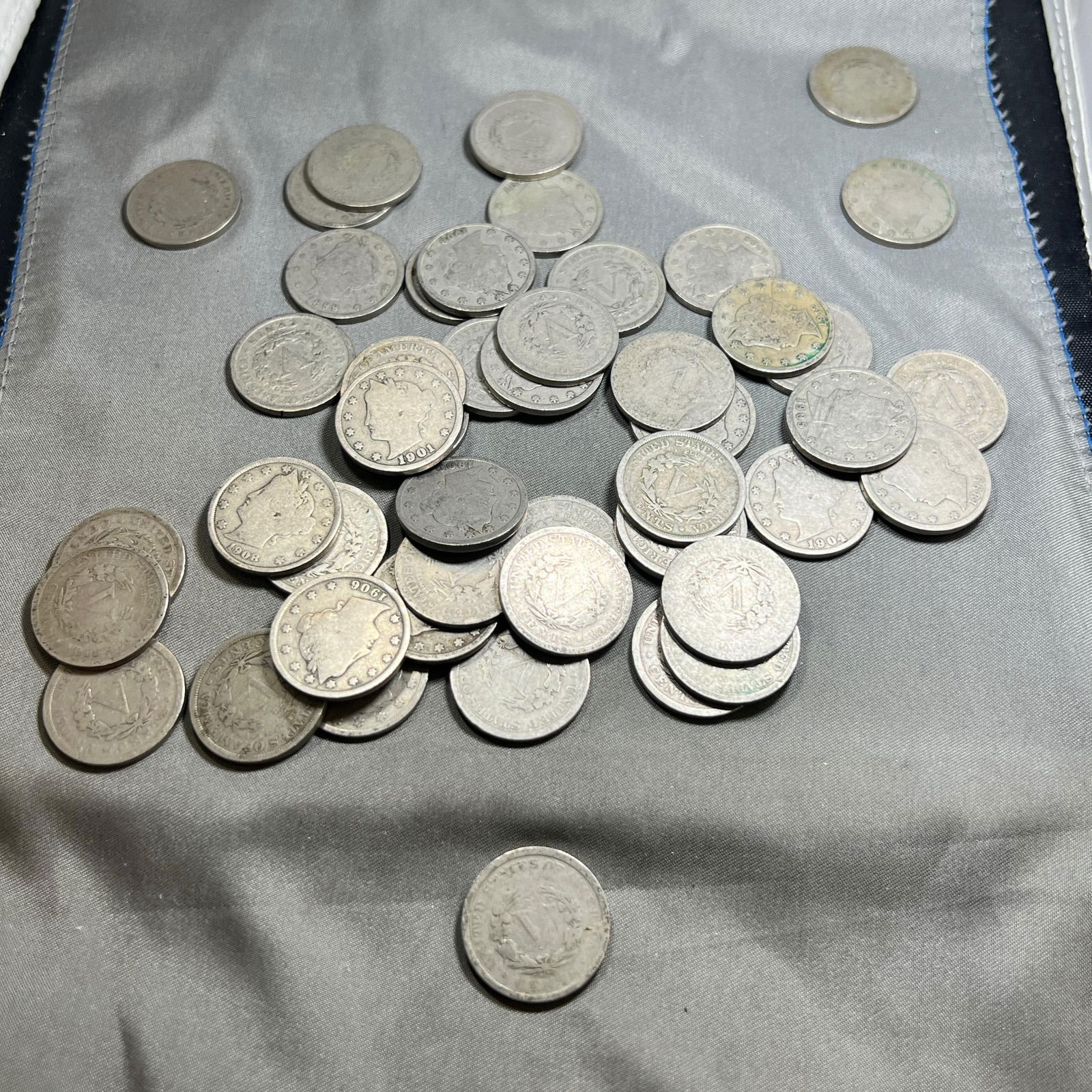 Lot of asst. V Nickels, various dates (1 of 8)