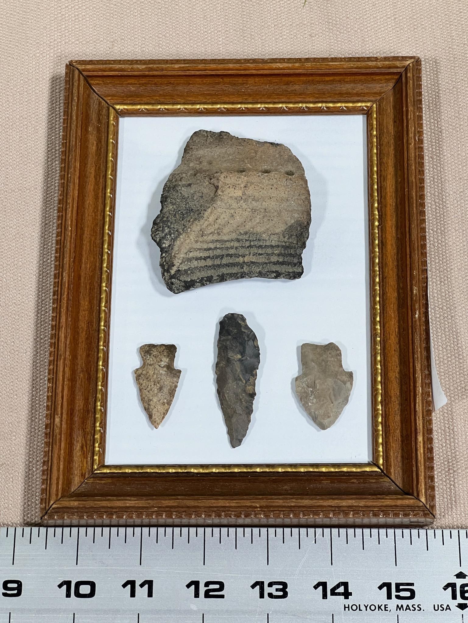 Frame with 3 points and pottery Arkansas 8" x 6" frame (1 of 2)