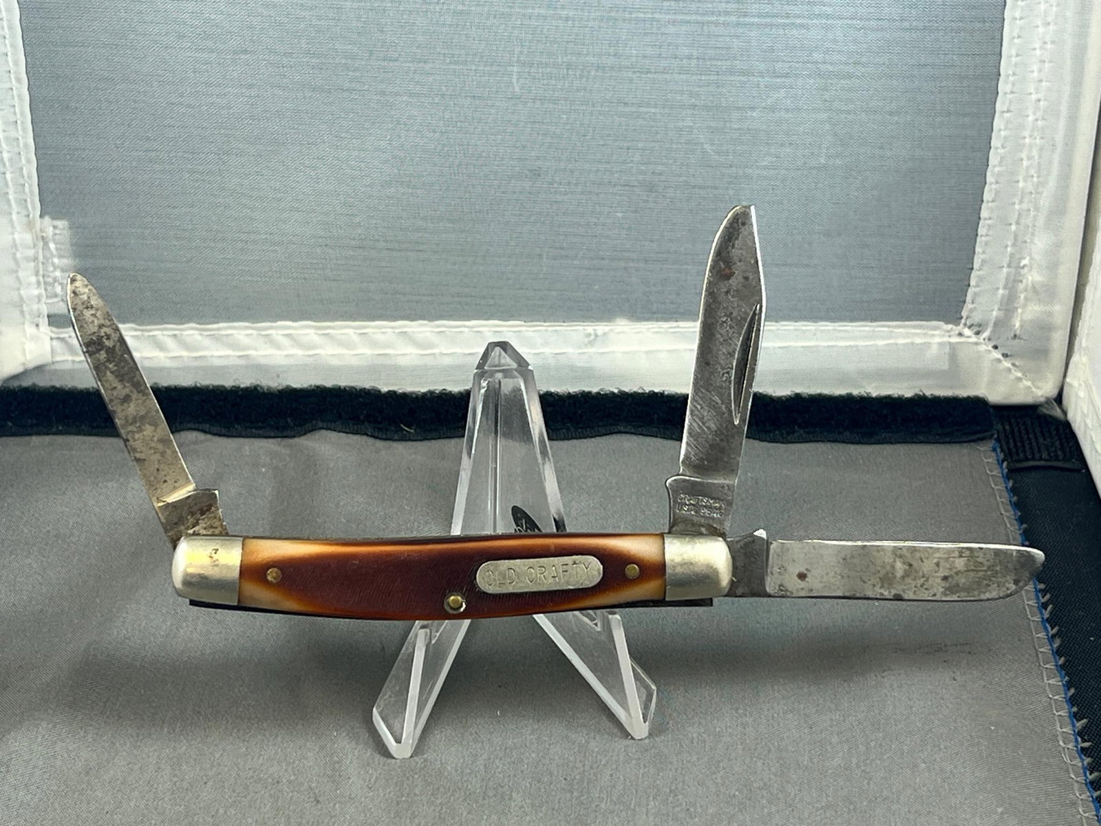 Old Crafty Pocket knife w/ reshaped knife: THIS ITEM IS ELIGIBLE FOR SHIPPING