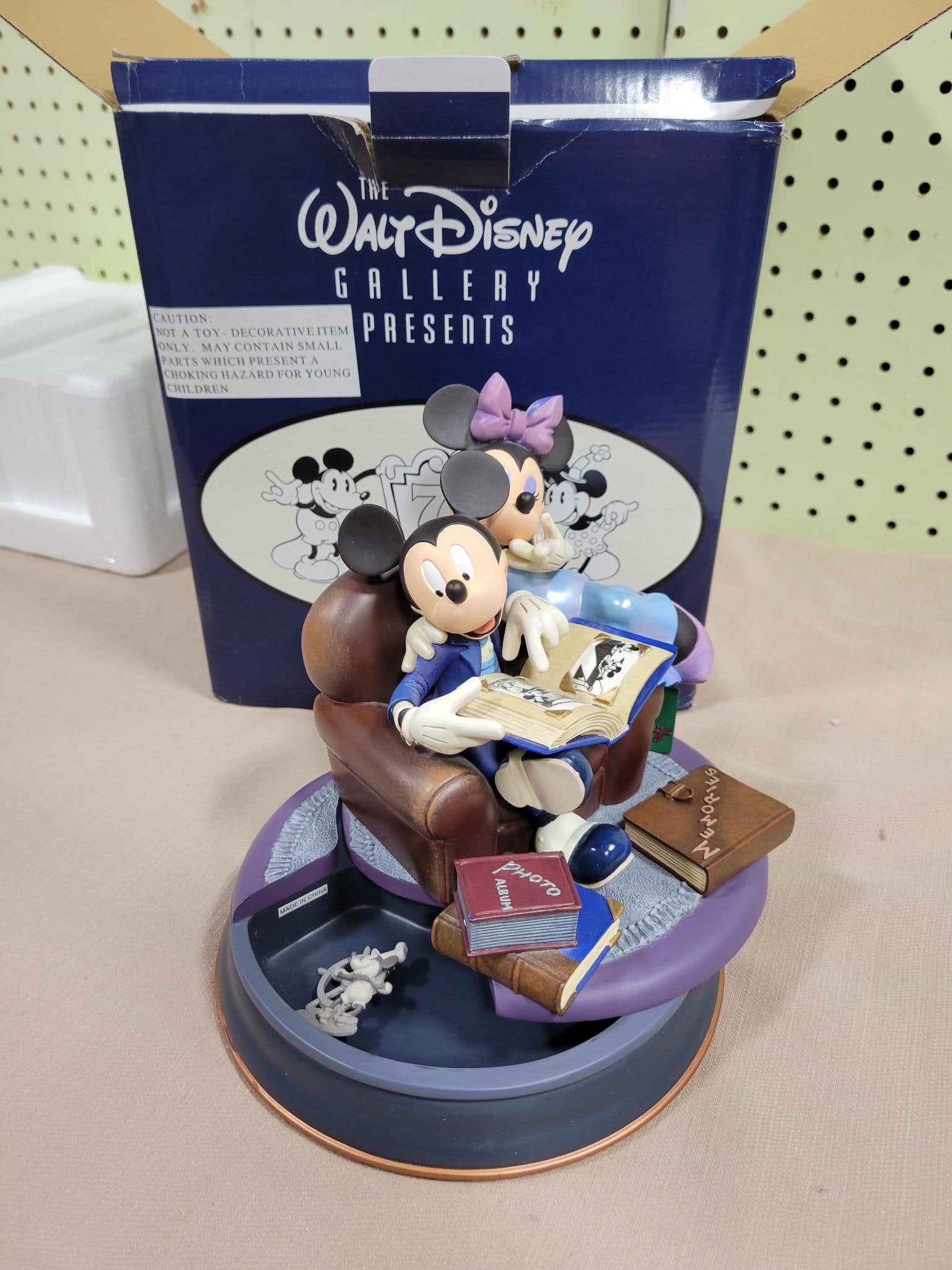 The Walt Disney Gallery Presents Statue, "Memories" with box (1 of 5)