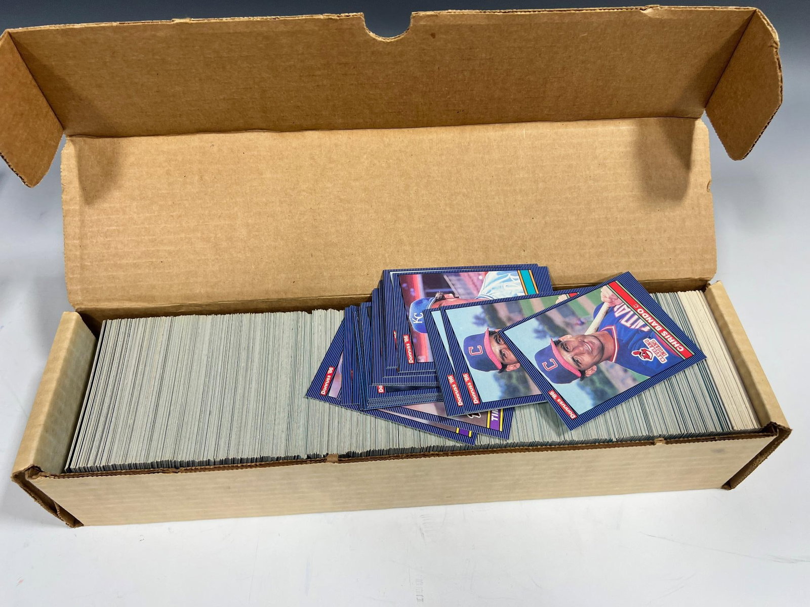 1986 Donruss Baseball in 800 ct box, count is approximate (1 of 1)
