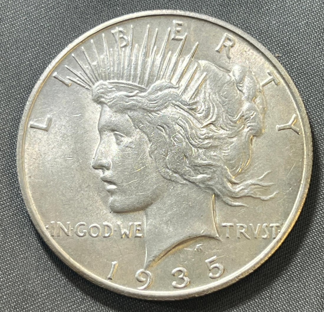 1935-S Peace Silver Dollar 90% Silver (1 of 2)