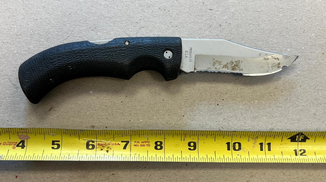 Gerber USA made lockback knife, *chip in blade (1 of 3)