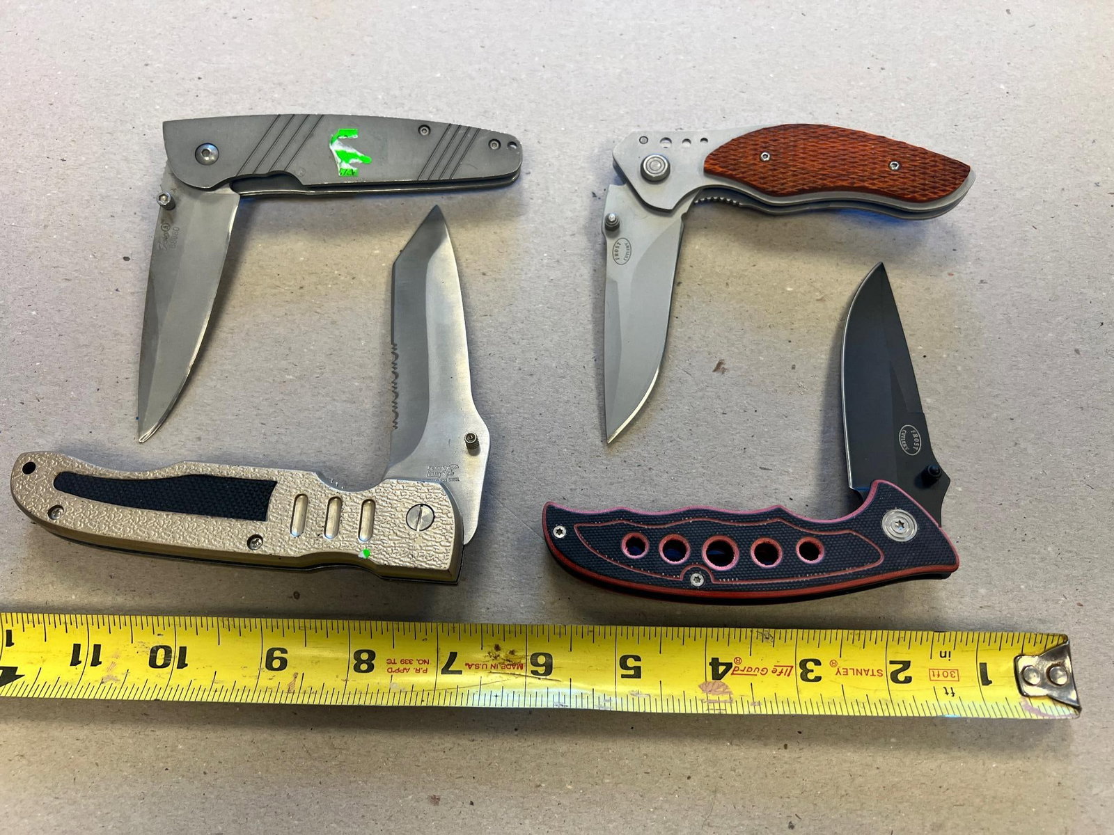 4- Lockback folding pocket knives (1 of 2)