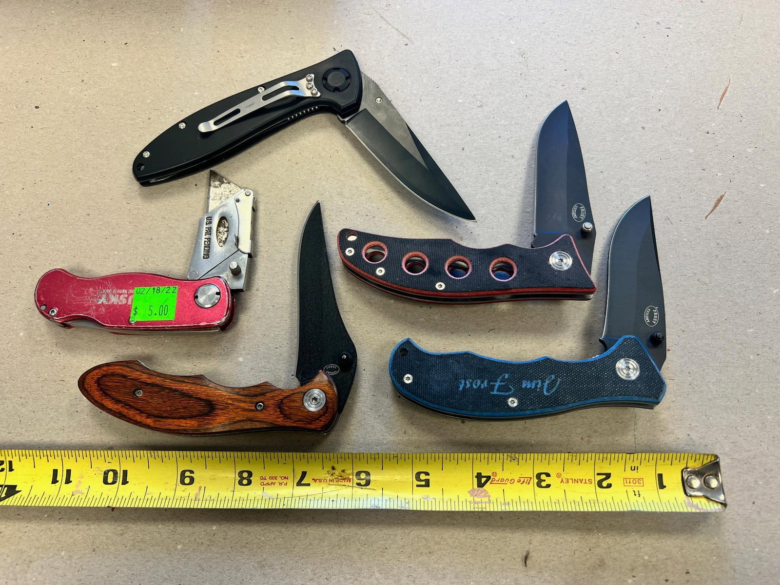 5- Folding Lockback Pocket knives (1 of 4)