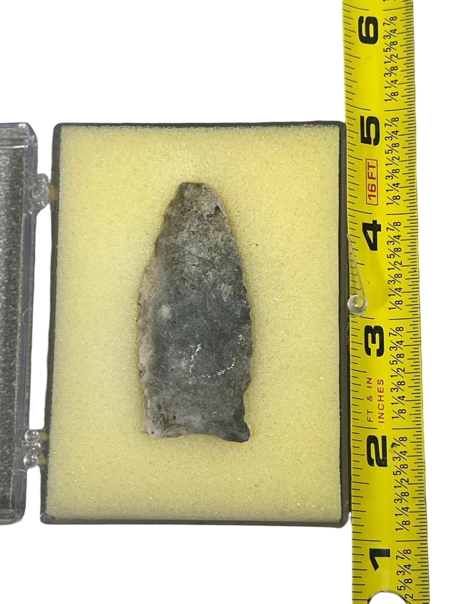 Arrowheads Paleo Point found in Missouri marked "SS" 2 1/2": Please look at all photos to verify the condition and issues included. Please note, the images and pictures should match, if something seems off, please ask for clarification. You can click on the gal