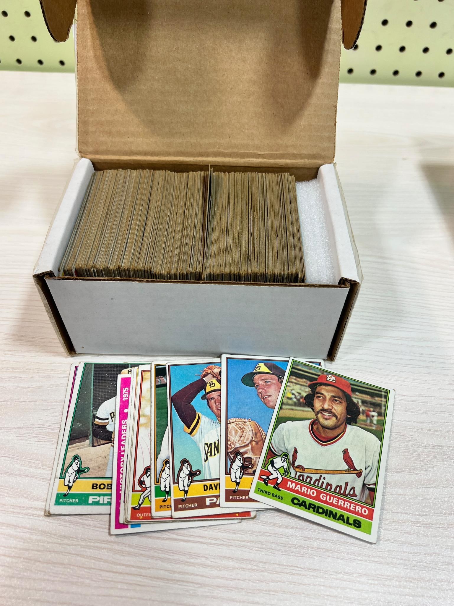 1976 Topps Baseball Starter Set 250+ cards some doubles, lower quality (1 of 4)