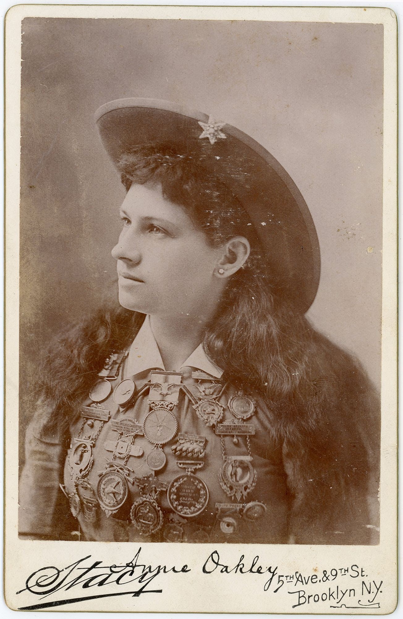 Cabinet Card Portrait of Annie Oakley by Stacy, Brooklyn, New York (1 of 1)