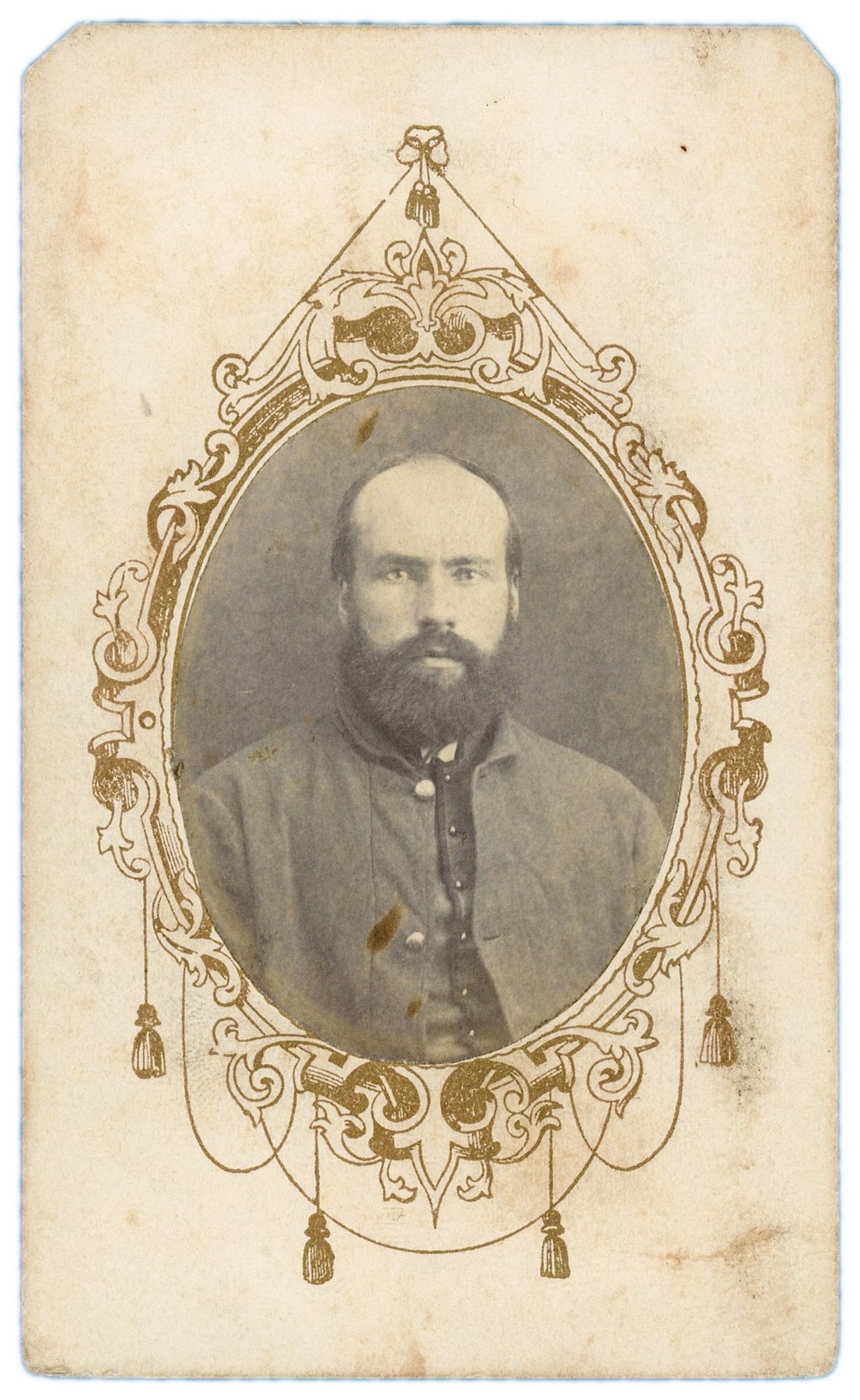 CDV, W.W. Moore, 6th Iowa Cavalry, Fort Randall D.T.: W.W. Moore, identified on the reverse as a member of the 6th Iowa Cavalry, is portrayed in this albumen CDV produced by C.H. Hamilton, Photographer, at Fort Randall in Dakota Territory. The 6th Iowa