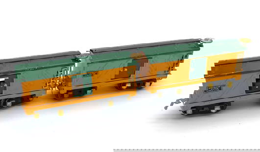 American Flyer #229 Box Cars Lot of 2: 8 wheeled American Flyer #229 Box Cars. Excellent paint condition. Doors open.