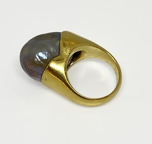 18kt Gold Ring with Large Fresh Water Pearl
