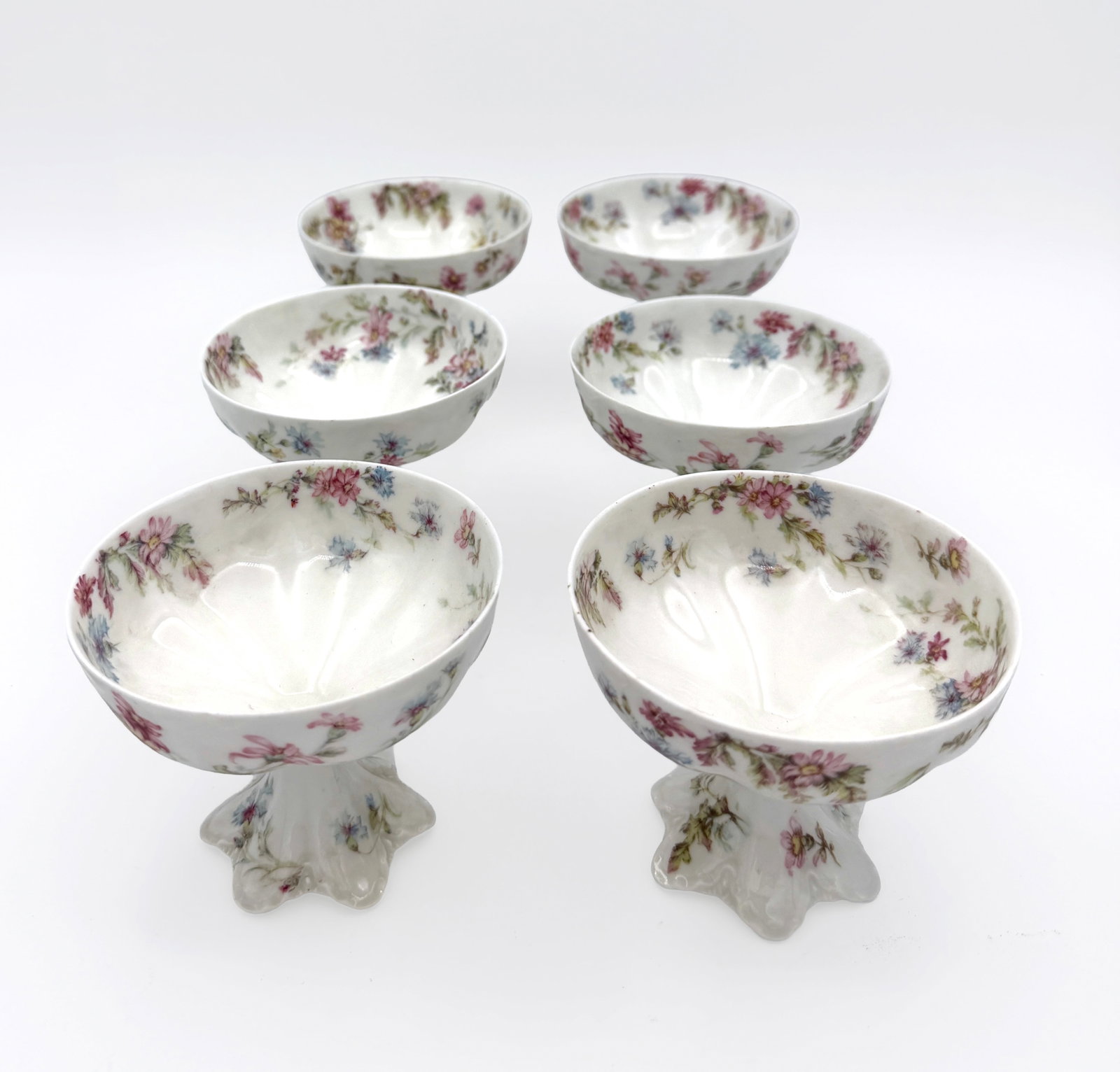 6 Limoges Haviland Ice Cream Dishes: 6 Limoge Haviland & Co. ice cream dishes. All of the pieces are marked on the bottom. Handpainted by Limoges, Haviland.