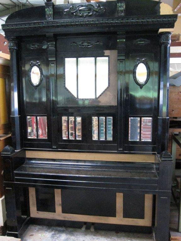 *Lösche Angelus Orchestrion: *Lösche Angelus Orchestrion with piano, mandoline, violine- and flute-pipes. Unrestored, with 5 rolls. Motor missing otherwise complete. 156.5 X 248 X 86.5cm. *Lösche Angelus Orchestrion mit Piano,