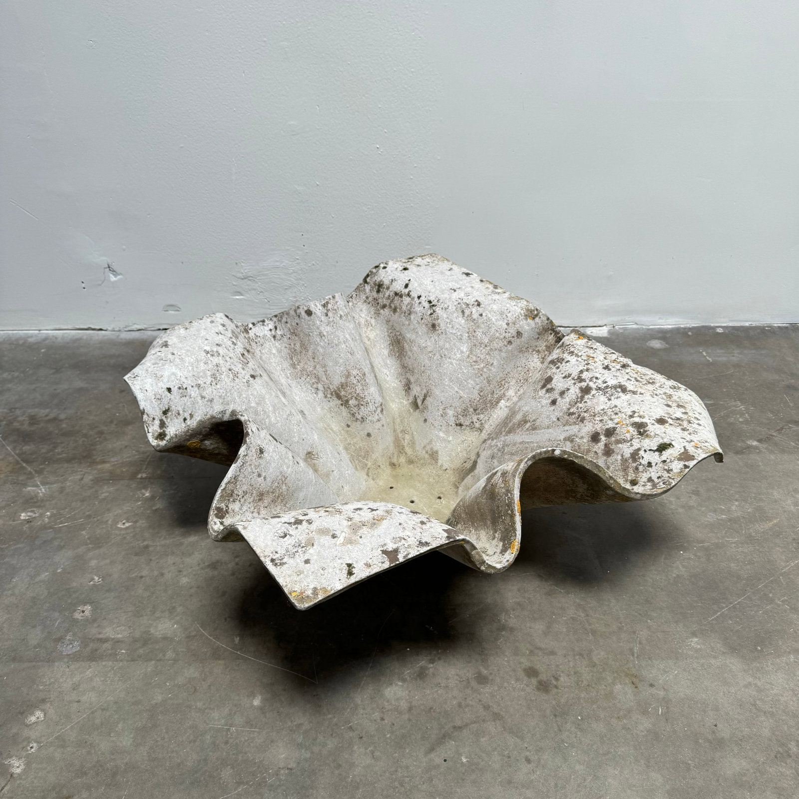 Willy Guhl 'Elefantenohr' (Elephant's Ear) Planter, Switzerland circa 1960: Elefantenohr' (Elephant's Ear) planter, also known as a handkerchief planter, by Willy Guhl for Eternit, Switzerland circa 1960. Factory-drilled drainage holes. Wonderful patina. Height: 11.5" Width: 