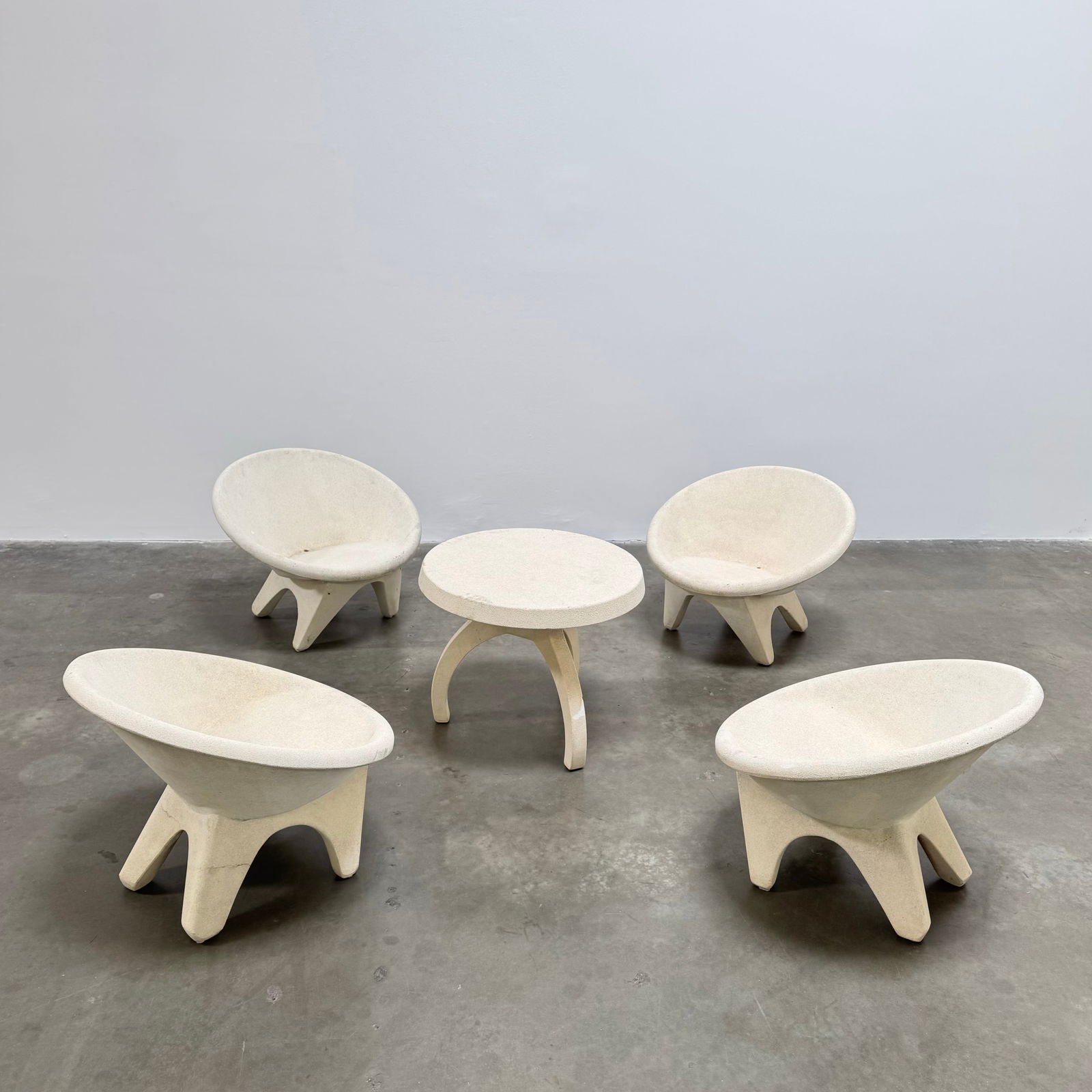 Concrete "Sphere" Chairs and Table Set, Italy 1960s (1 of 16)
