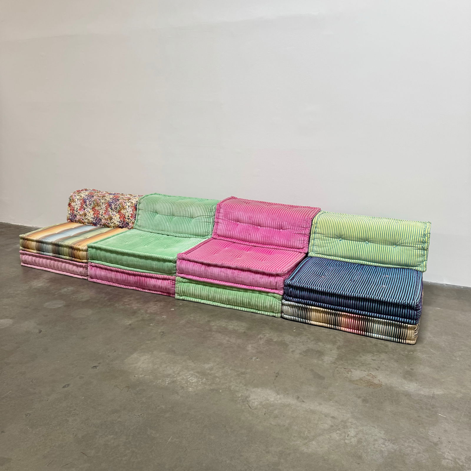12-Piece Mah Jong Sofa in Kenzo and Missoni Home Fabric for Roche Bobois, France circa 2010: 12-Piece Roche Bobois Mah Jong sofa in Kenzo Takada and Missoni fabrics. Individual dimensions: Floor Pillows: Height: 7" Width: 37.5" Depth x 37.5" Corner: Height: 20.5" Width: 37.5" Depth: 37.5" Bac