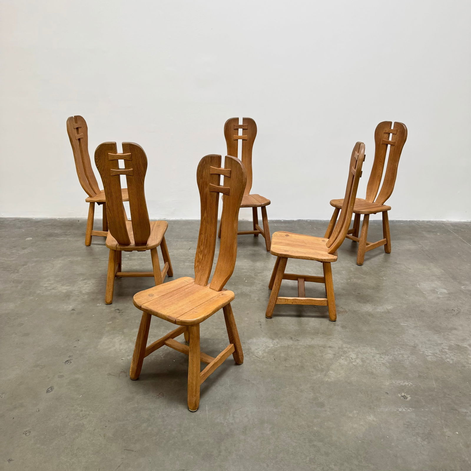 Set of 6 Brutalist Highback Chairs in Solid Oak by De Puydt, Belgium 1970s (1 of 12)