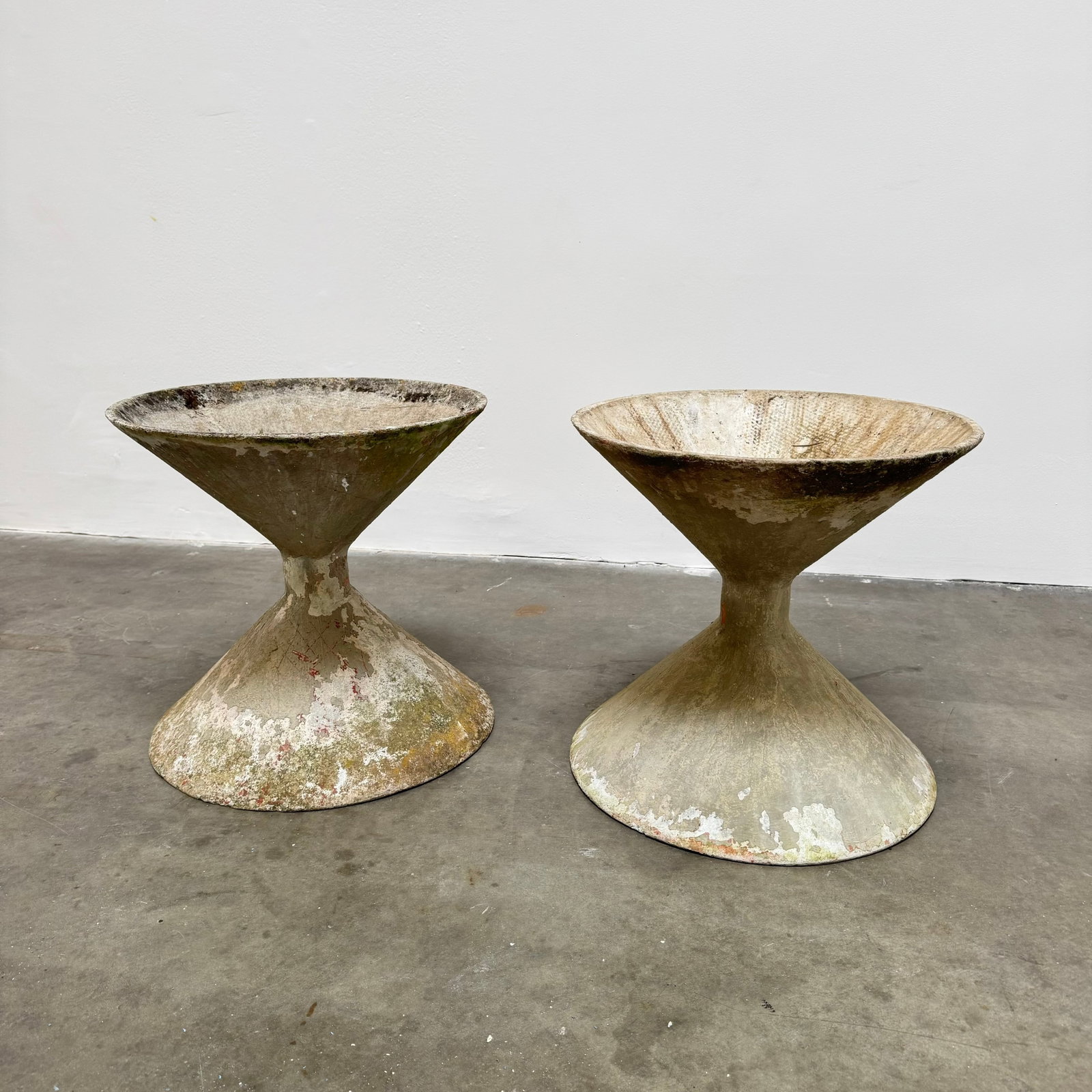 Pair of Willy Guhl "Fatboy" Diabolo Planters, Switzerland 1960s: Rarely seen pair of Hourglass Planters aka "Fatboy Planters" by Swiss neo-functionalist and industrial design pioneer Willy Guhl for Eternit, Switzerland, circa 1970. Height: 18" Diameter: 19.75"
