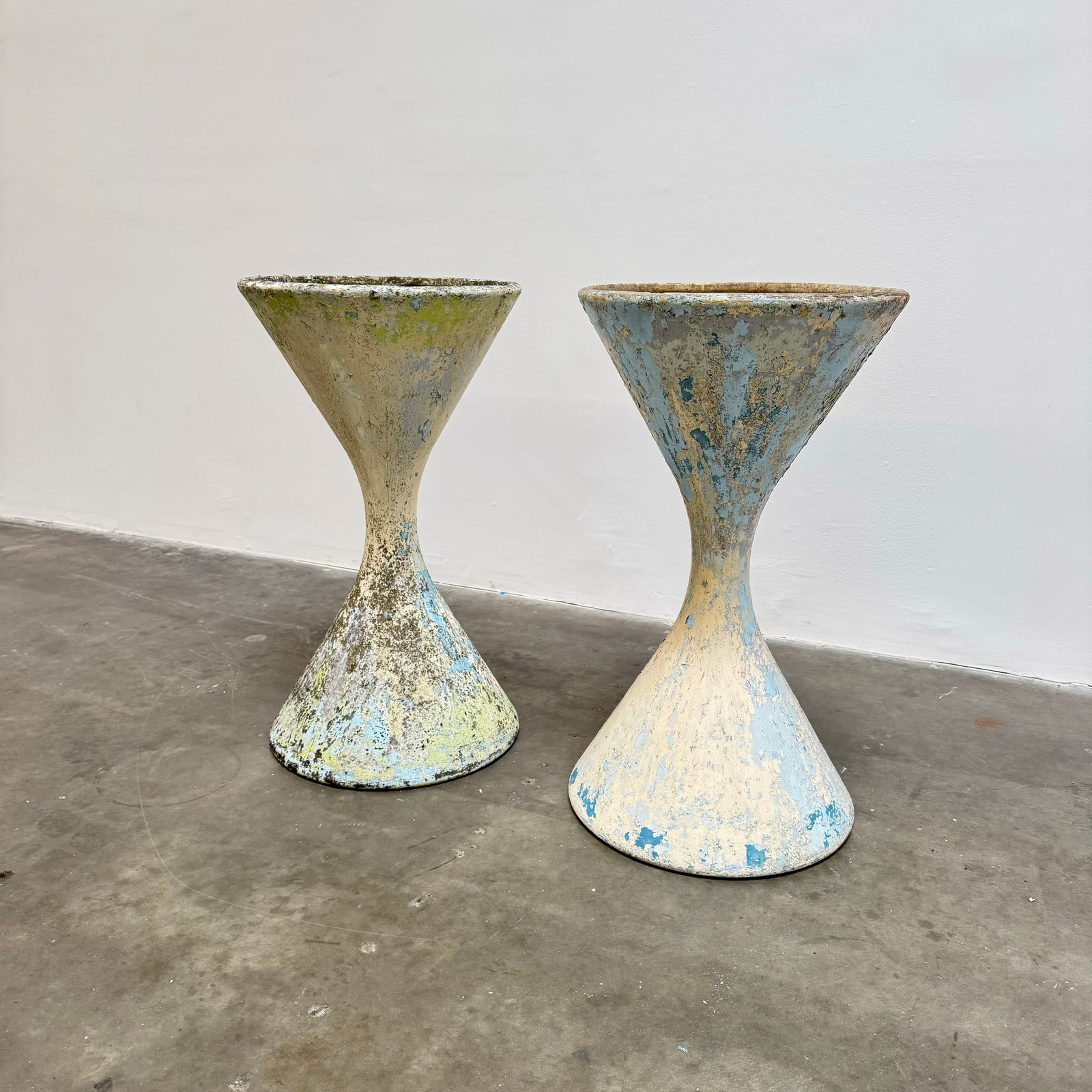 Pair of Large Willy Guhl Diabolo Planters, Switzerland 1960s (1 of 15)