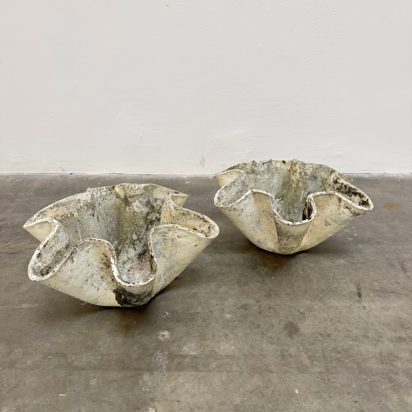 Pair of Willy Guhl Clam Shell Planters, Switzerland 1960s (1 of 5)