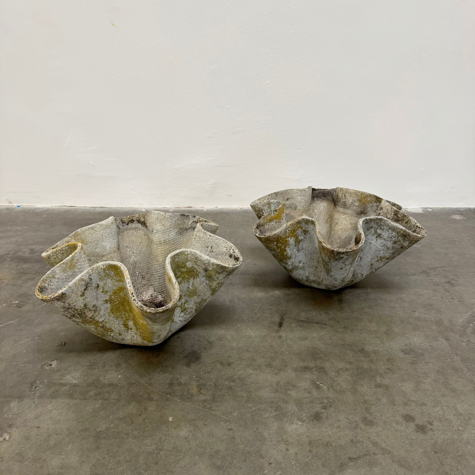 Pair of Willy Guhl Clam Shell Planters, Switzerland 1960s (1 of 6)