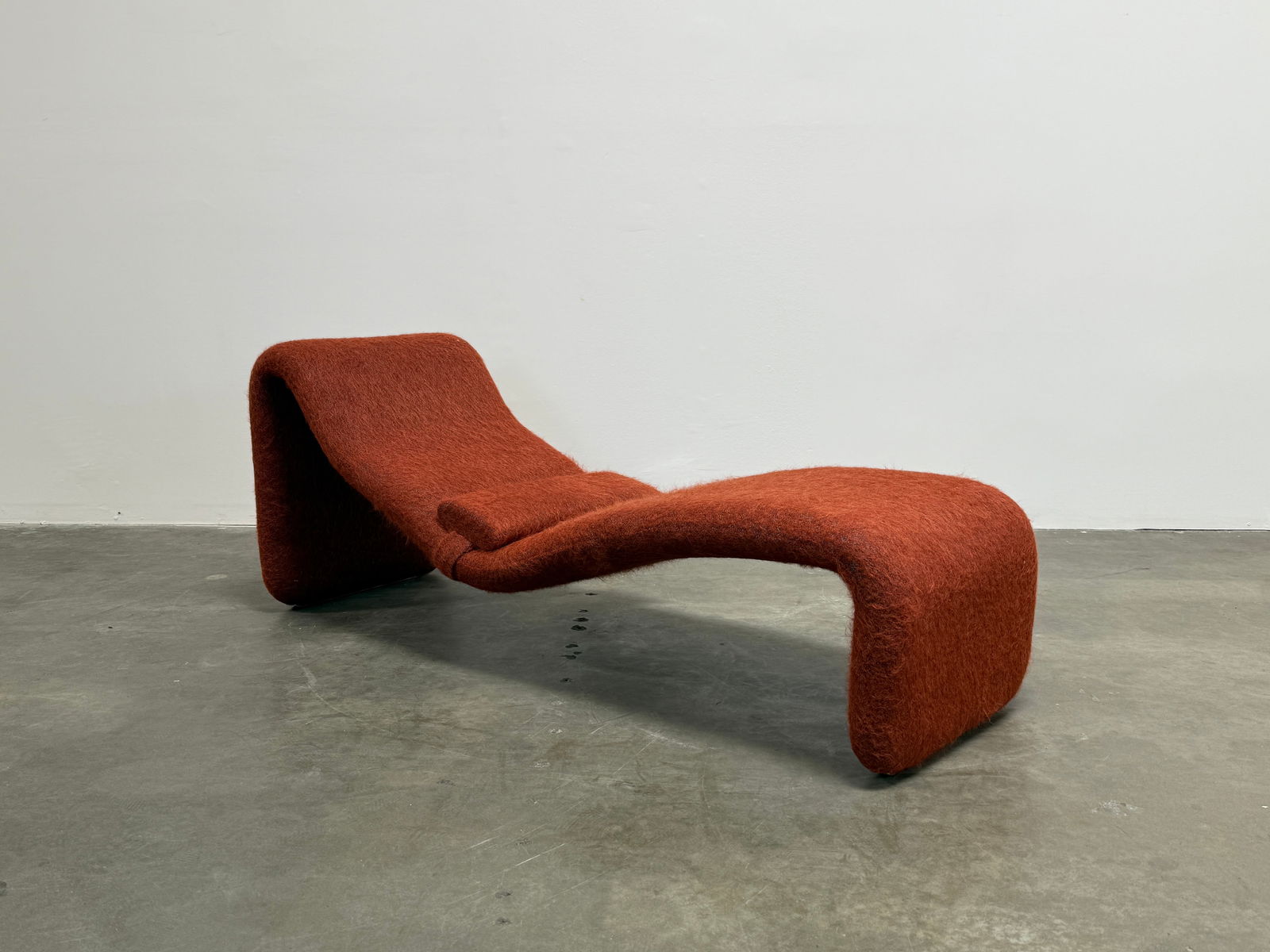 Olivier Mourgue Djinn Chaise Longue for Airborne in Red Ochre Fabric (1 of 6)