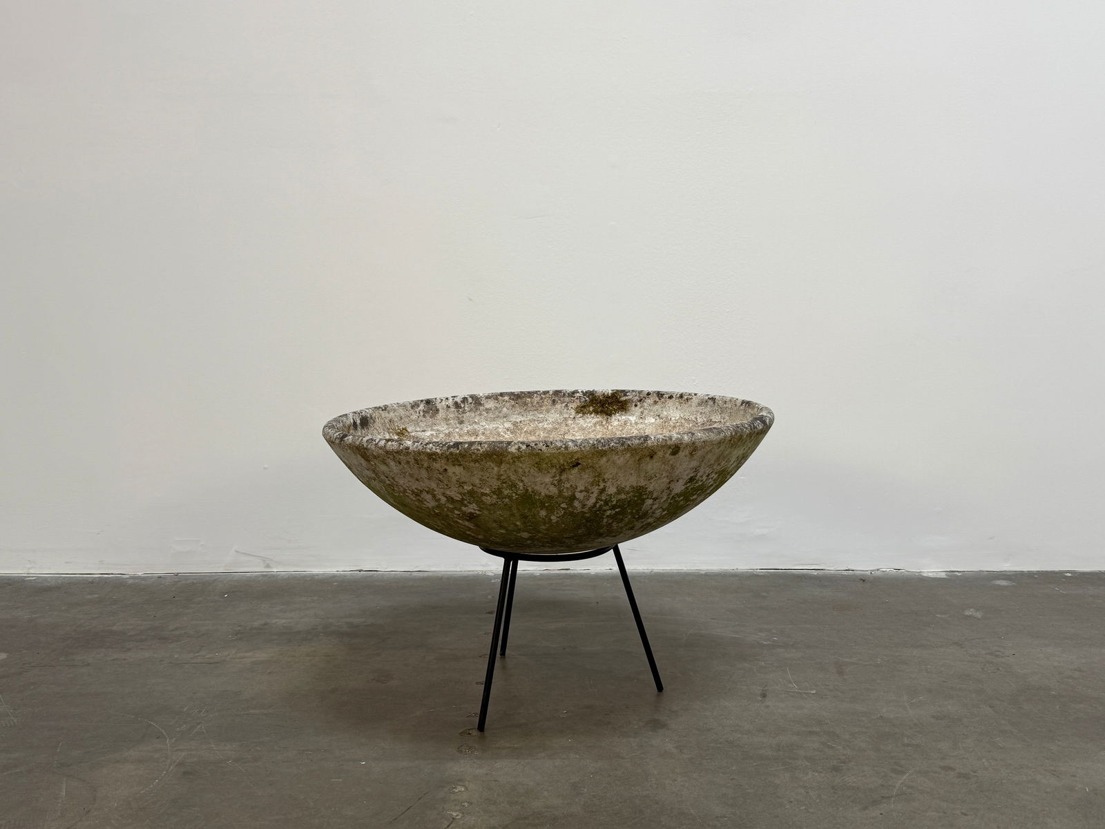 Willy Guhl Round Planter (1 of 4)