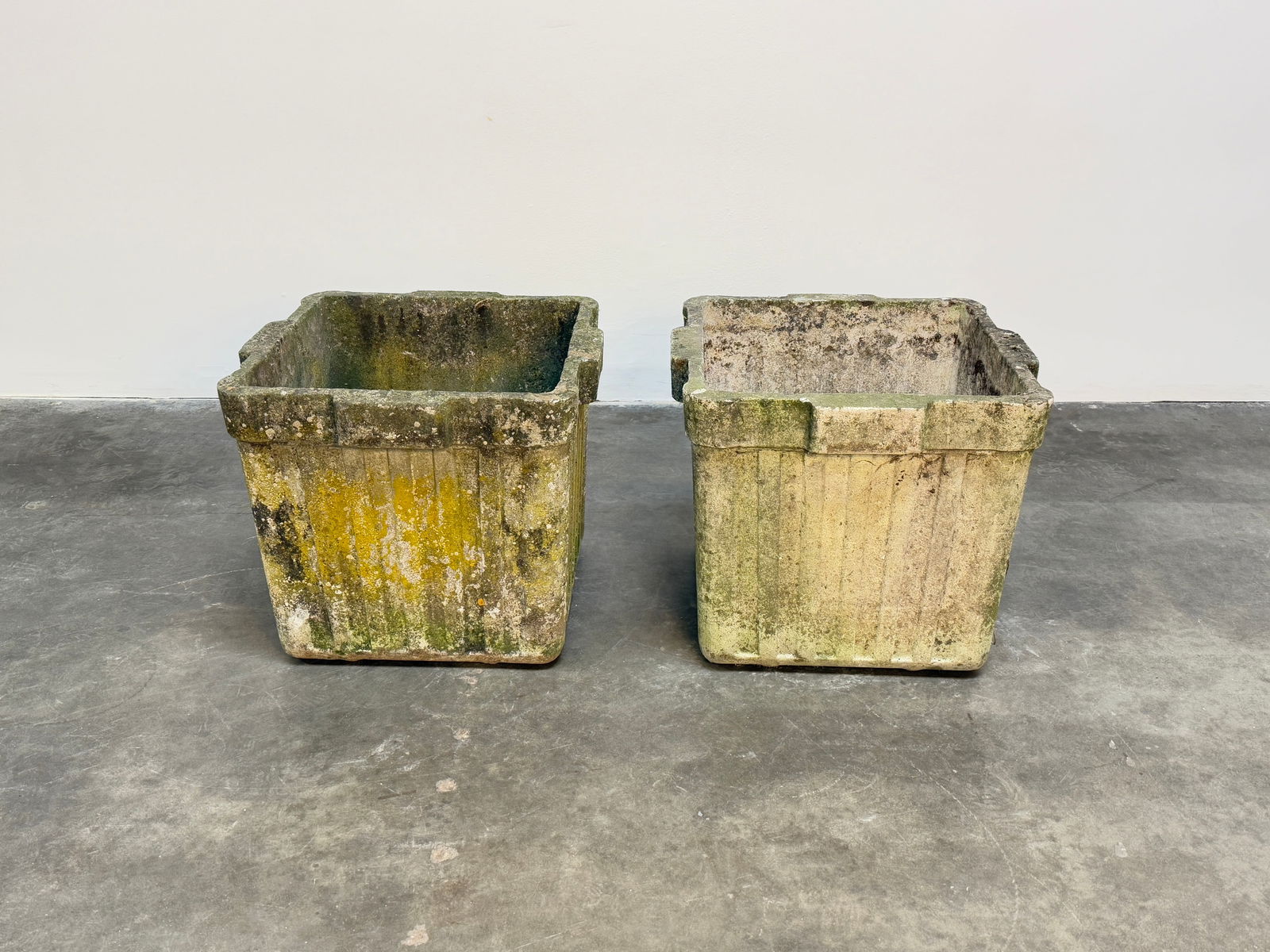 Pair of Rectangular Concrete Planters by Willy Guhl (1 of 8)